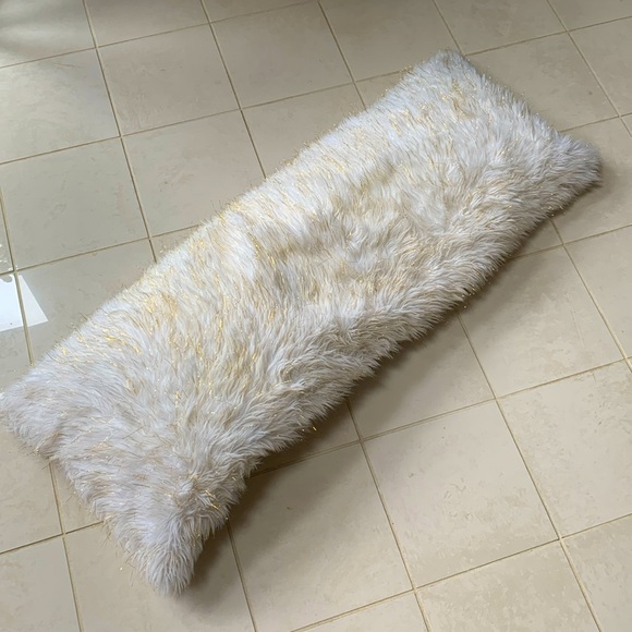 Glittery Body Pillow - Picture 1 of 4